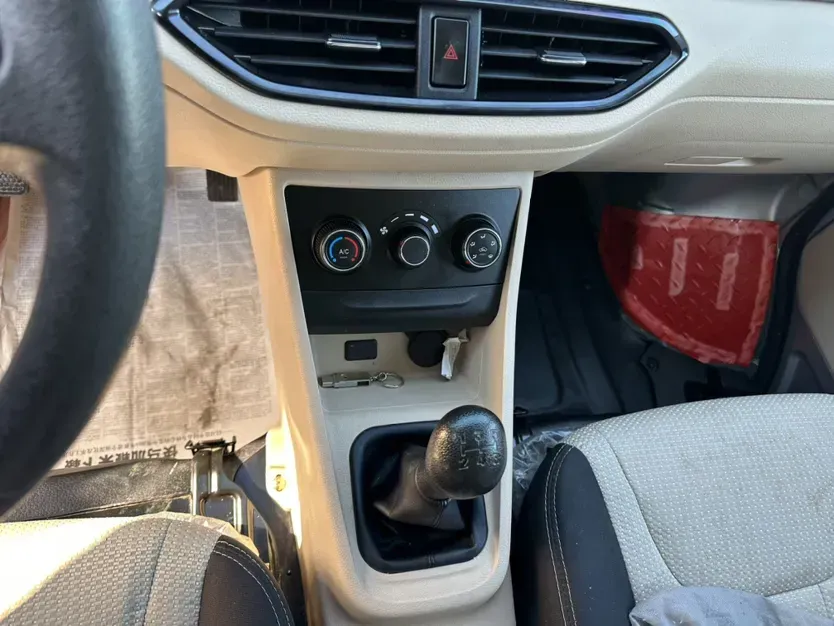 2022 ChangAn KuaYue KuaYueXing V3 1.5L 107HP L4 5MT,autocango,china used car exporter,china ev exporter,chinese used car exporter,chinese used ev exporter