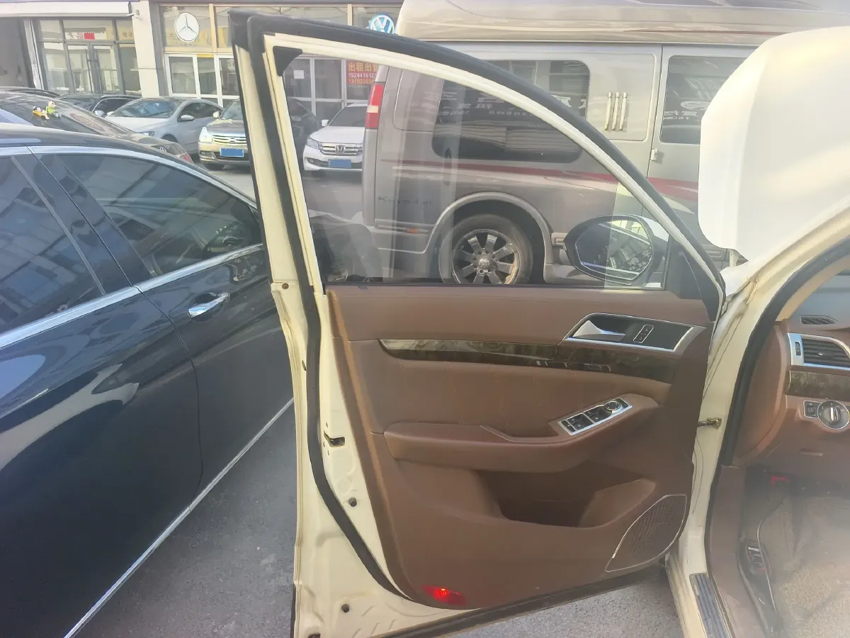 2017 Leopaard CS10 2.0T 177HP L4 6DCT,autocango,china used car exporter,china ev exporter,chinese used car exporter,chinese used ev exporter