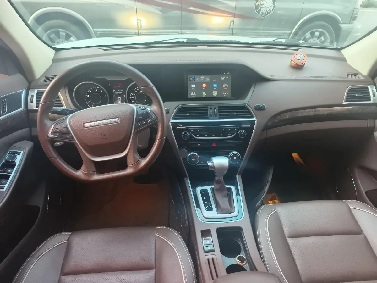 2017 Leopaard CS10 2.0T 177HP L4 6DCT,autocango,china used car exporter,china ev exporter,chinese used car exporter,chinese used ev exporter