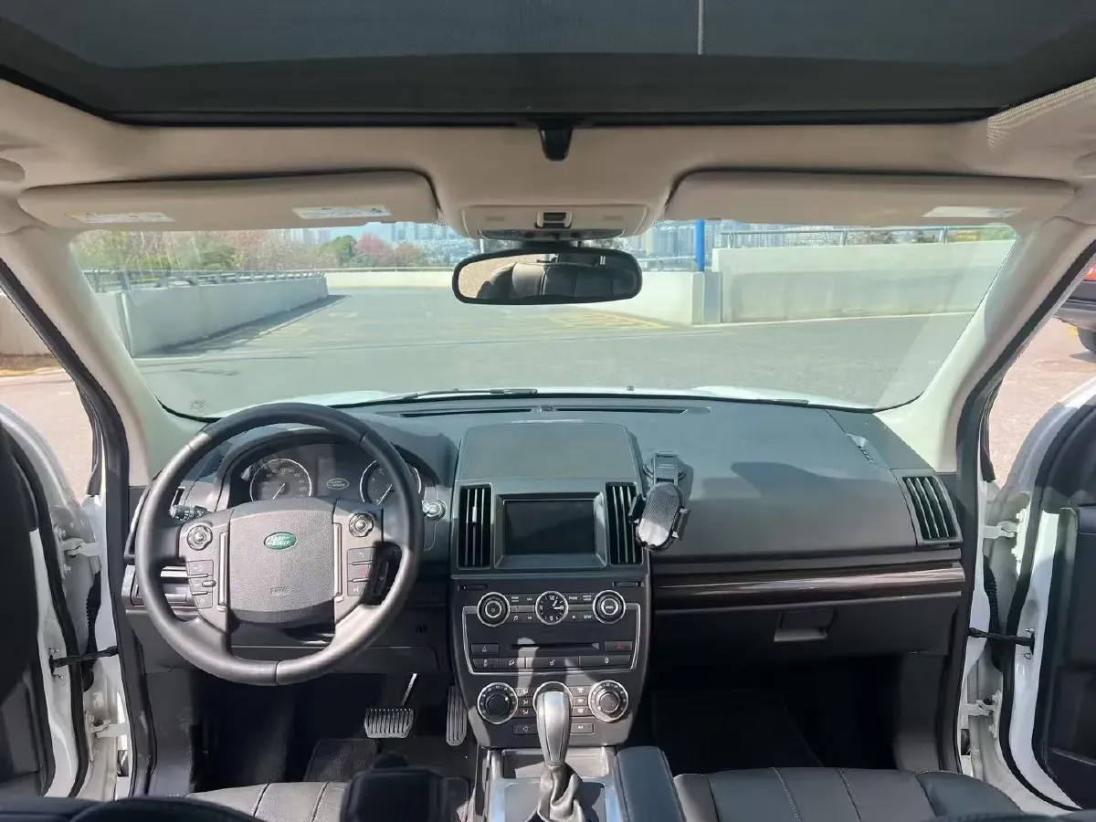 2014 Land Rover Freelander 2 2.0T 240HP L4 6AT,autocango,china used car exporter,china ev exporter,chinese used car exporter,chinese used ev exporter