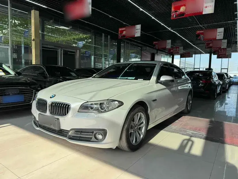 2017 BMW 5 Series 2.0T 184HP L4 8AT