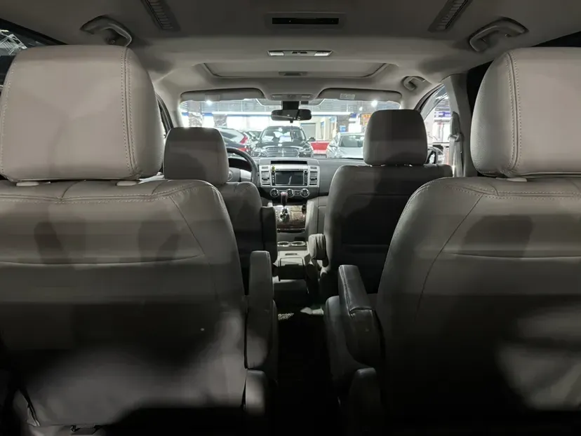 2013 Mazda 8 2.5L 163HP L4 5AT,autocango,china used car exporter,china ev exporter,chinese used car exporter,chinese used ev exporter