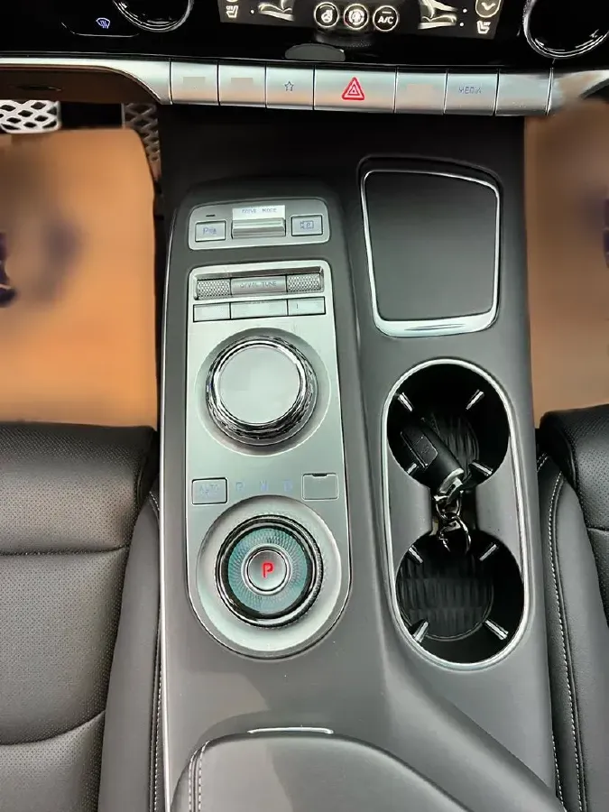 2023 Genesis GV70 2.5T 304HP L4 8AT,autocango,china used car exporter,china ev exporter,chinese used car exporter,chinese used ev exporter