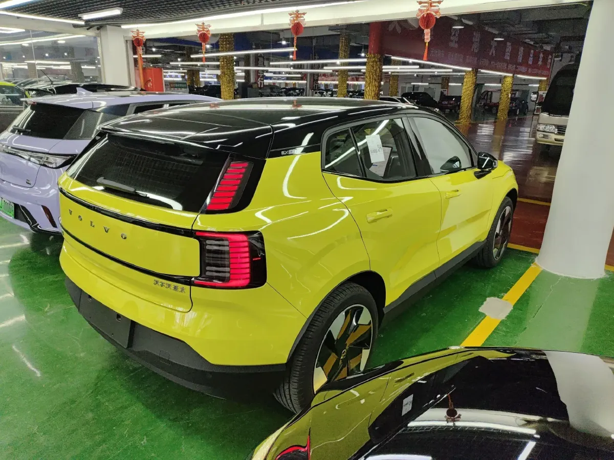 2025 Volvo EX30 BEV 66KWH,autocango,china used car exporter,china ev exporter,chinese used car exporter,chinese used ev exporter