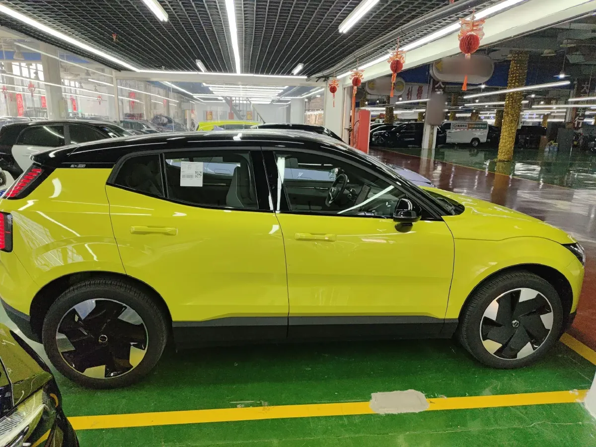 2025 Volvo EX30 BEV 66KWH,autocango,china used car exporter,china ev exporter,chinese used car exporter,chinese used ev exporter