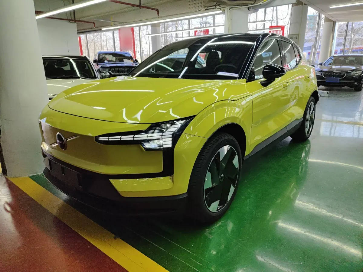 2025 Volvo EX30 BEV 66KWH,autocango,china used car exporter,china ev exporter,chinese used car exporter,chinese used ev exporter
