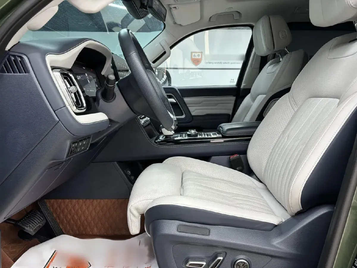 2022 BeiJing BJ60 2.0T 267HP L4 8AT,autocango,china used car exporter,china ev exporter,chinese used car exporter,chinese used ev exporter