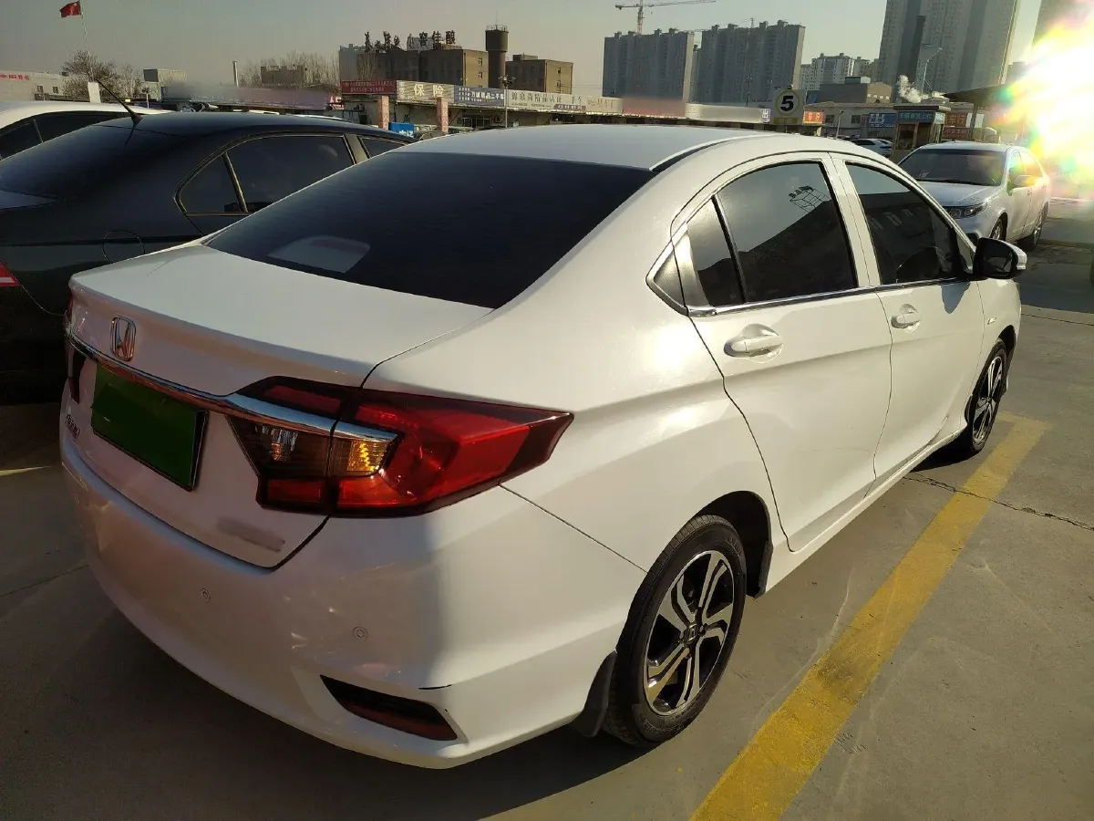2016 Honda Greiz 1.5L 131HP L4 5MT,autocango,china used car exporter,china ev exporter,chinese used car exporter,chinese used ev exporter