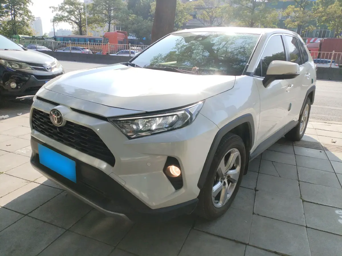 2020 Toyota RAV4 2.0L 171HP L4 CVT