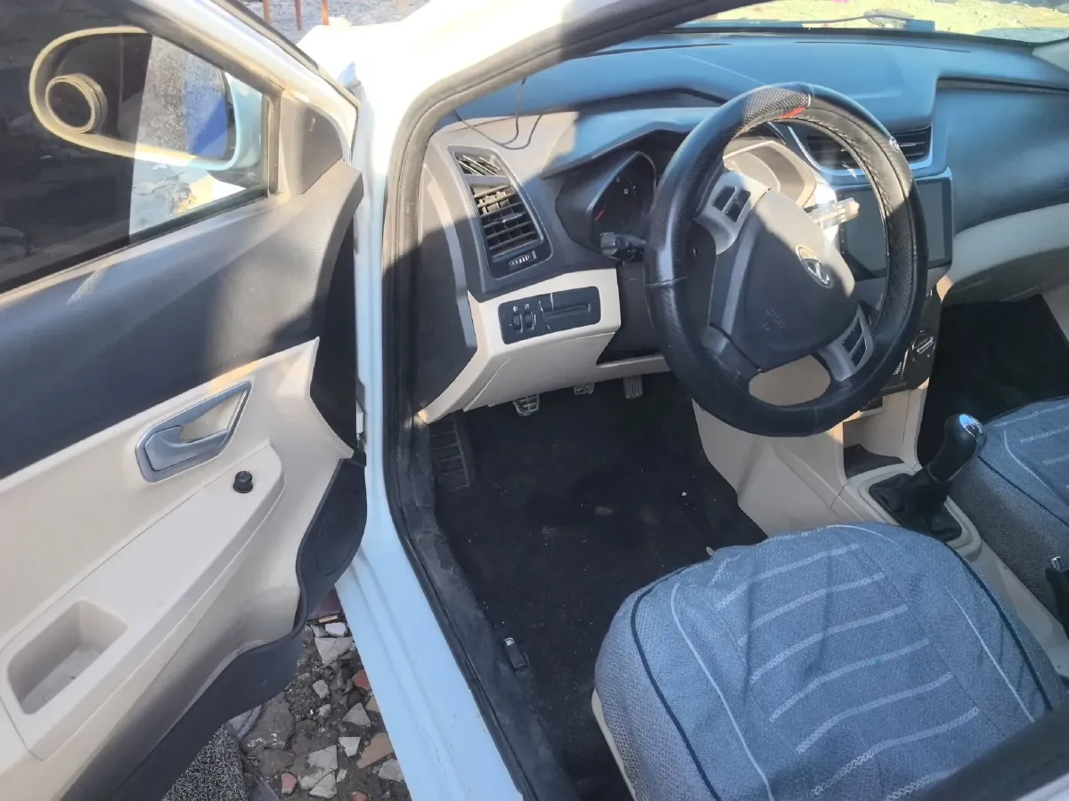 2015 Chery Fulwin 2 1.5L 109HP L4 5MT,autocango,china used car exporter,china ev exporter,chinese used car exporter,chinese used ev exporter