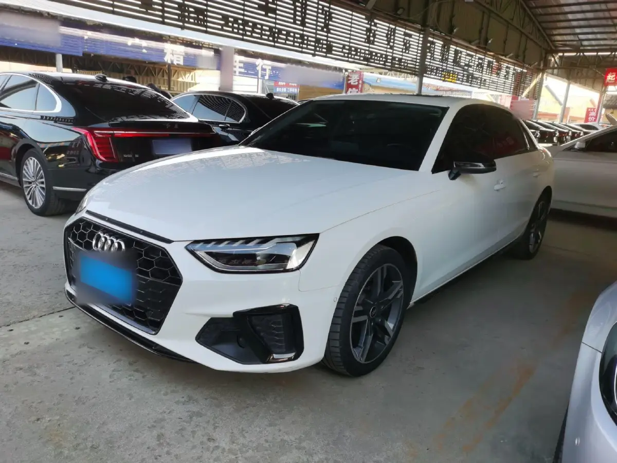 2022 Audi A4L 2.0T 190HP L4 7DCT