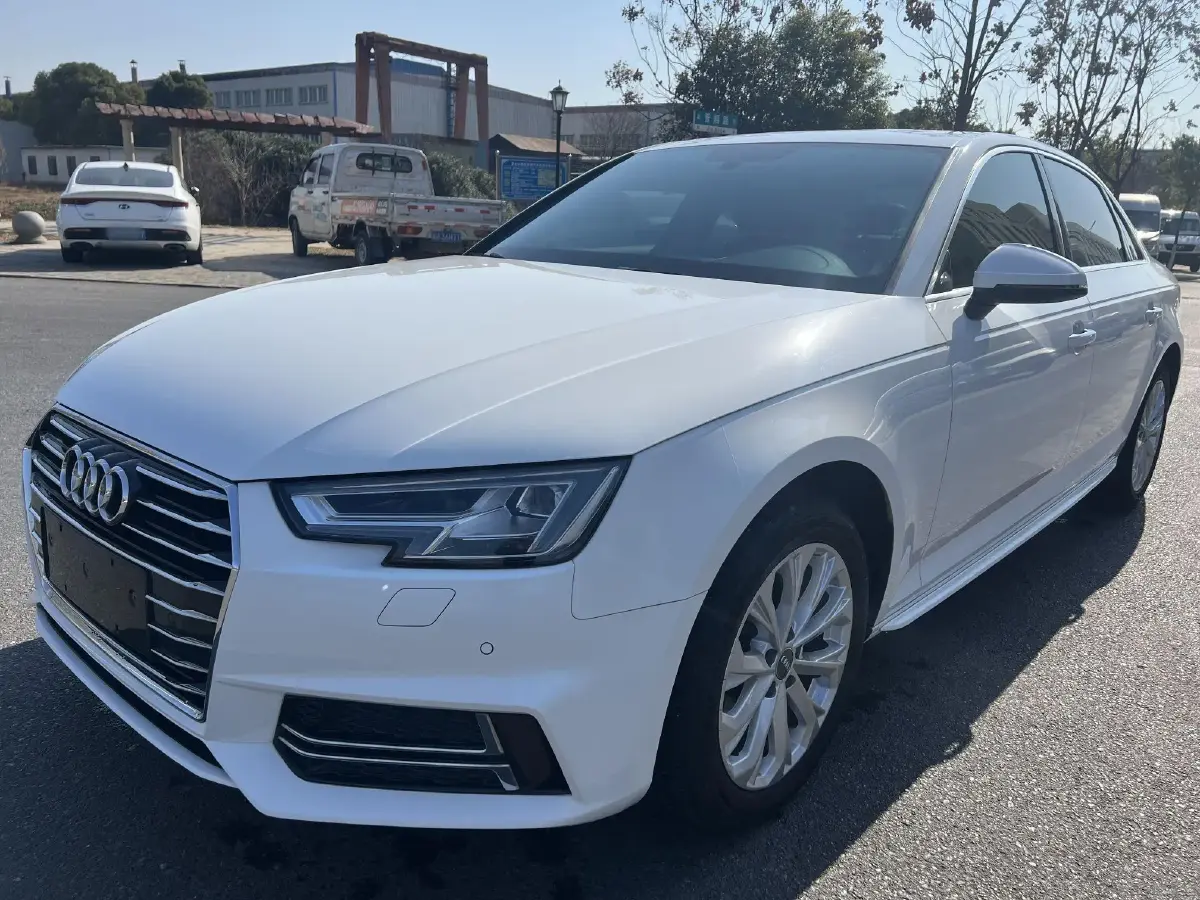 2020 Audi A4L 2.0T 190HP L4 7DCT