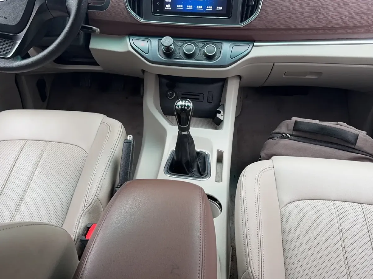 2018 DongFeng Forthing LingZhi 1.6L 122HP L4 5MT,autocango,china used car exporter,china ev exporter,chinese used car exporter,chinese used ev exporter