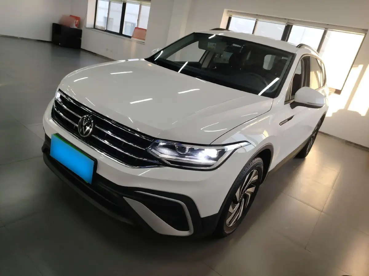 2022 Volkswagen Tiguan L 2.0T 186HP L4 7DCT