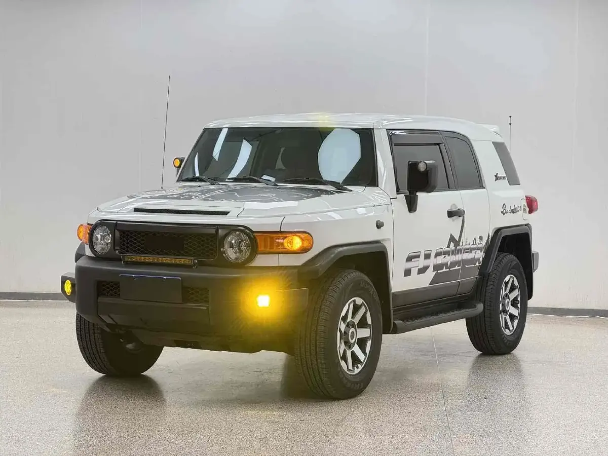 2013 Toyota FJ Cruiser 4.0L 272HP V6 5AT