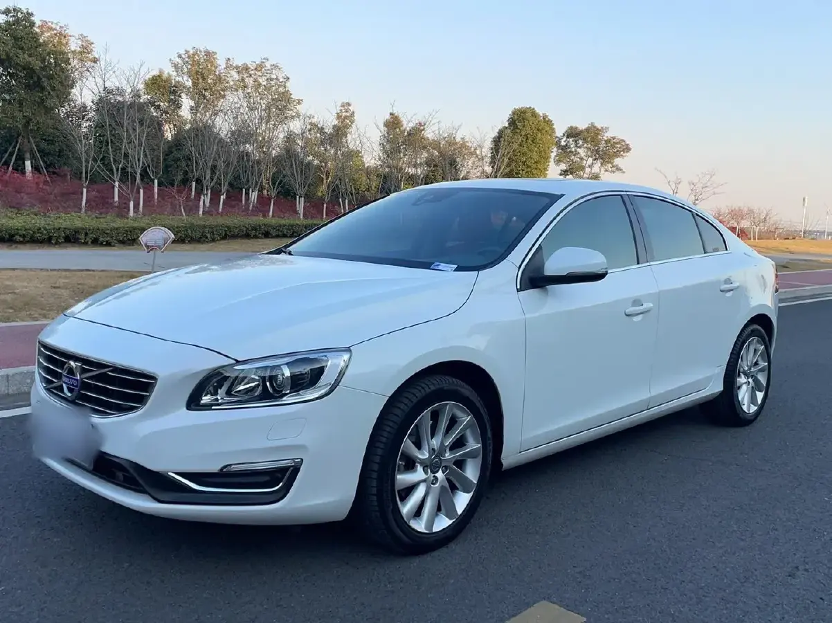 2015 Volvo S60 2.0T 180HP L5 6AT