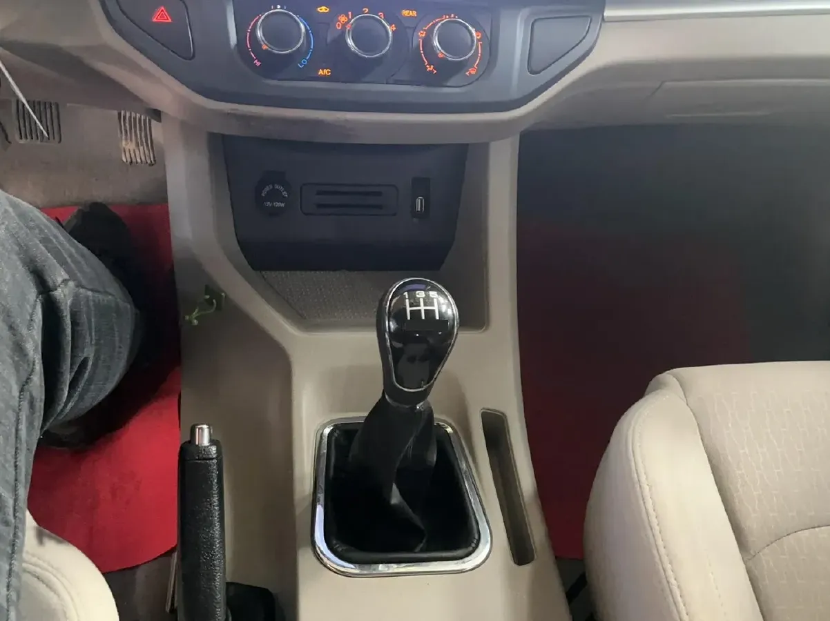 2020 DongFeng Forthing LingZhi 1.6L 122HP L4 5MT,autocango,china used car exporter,china ev exporter,chinese used car exporter,chinese used ev exporter