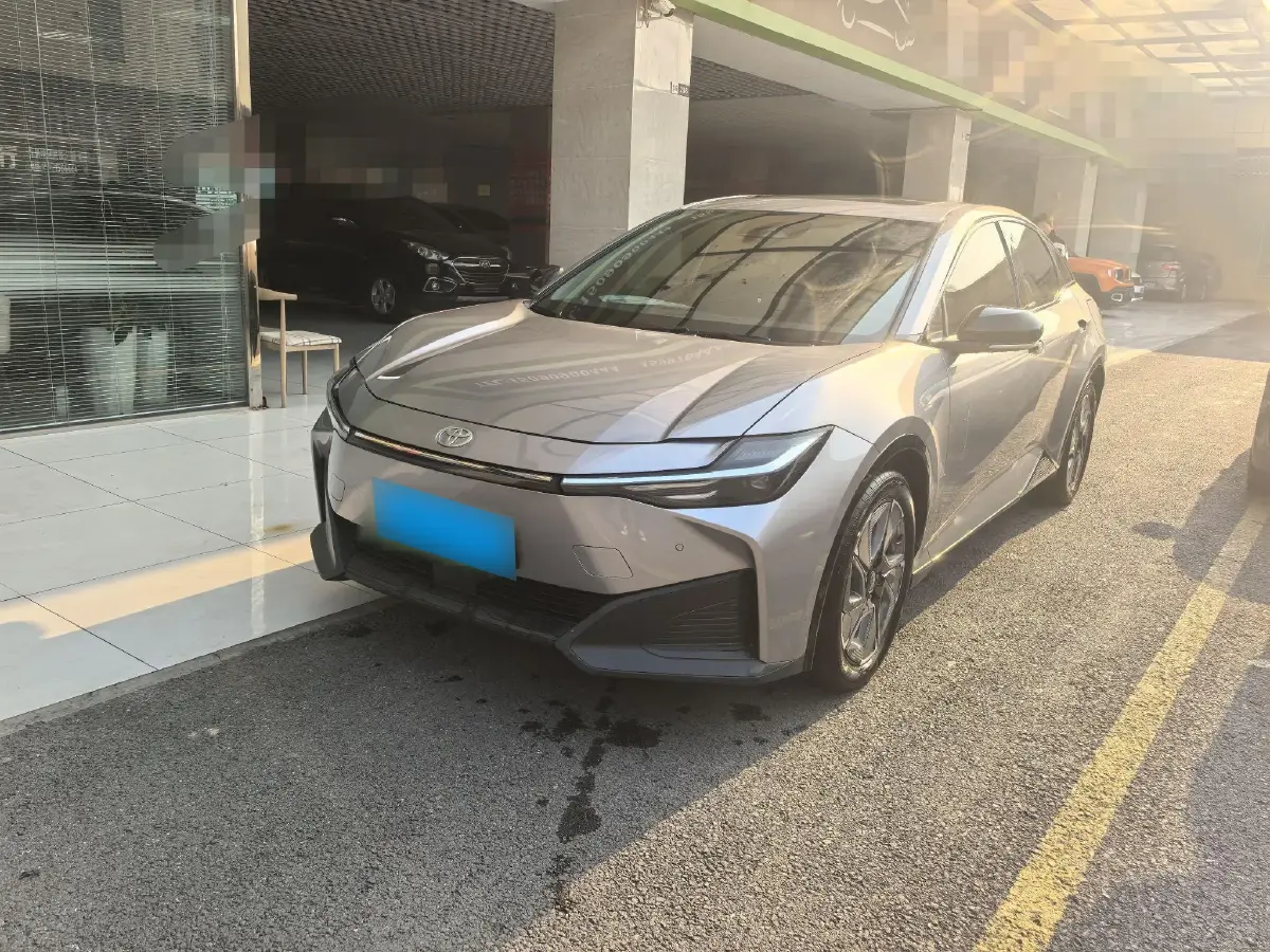 2024 Toyota bZ3 BEV 49.92KWH