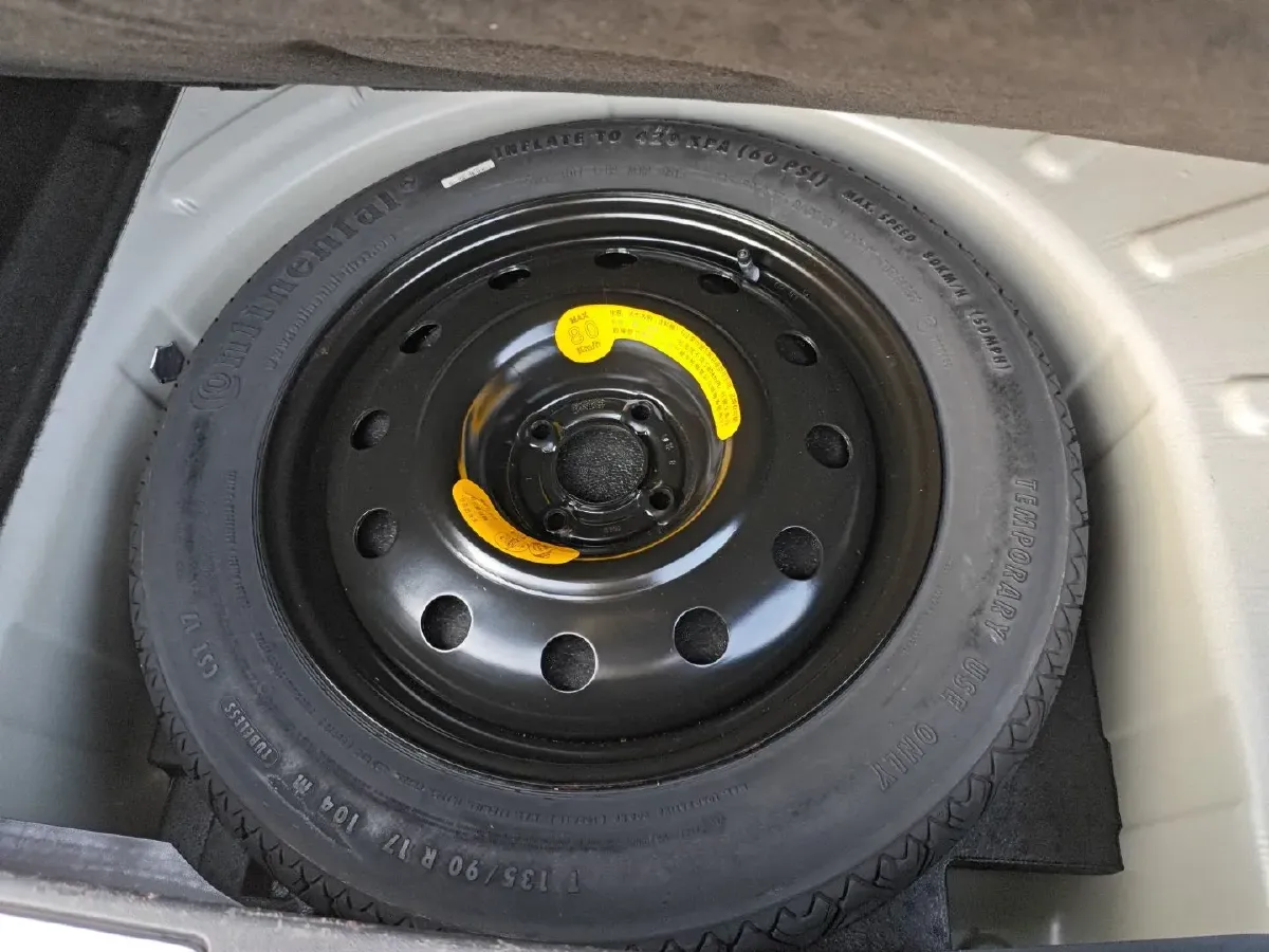 2014 DS 6 1.6T 167HP L4 6AT,autocango,china used car exporter,china ev exporter,chinese used car exporter,chinese used ev exporter