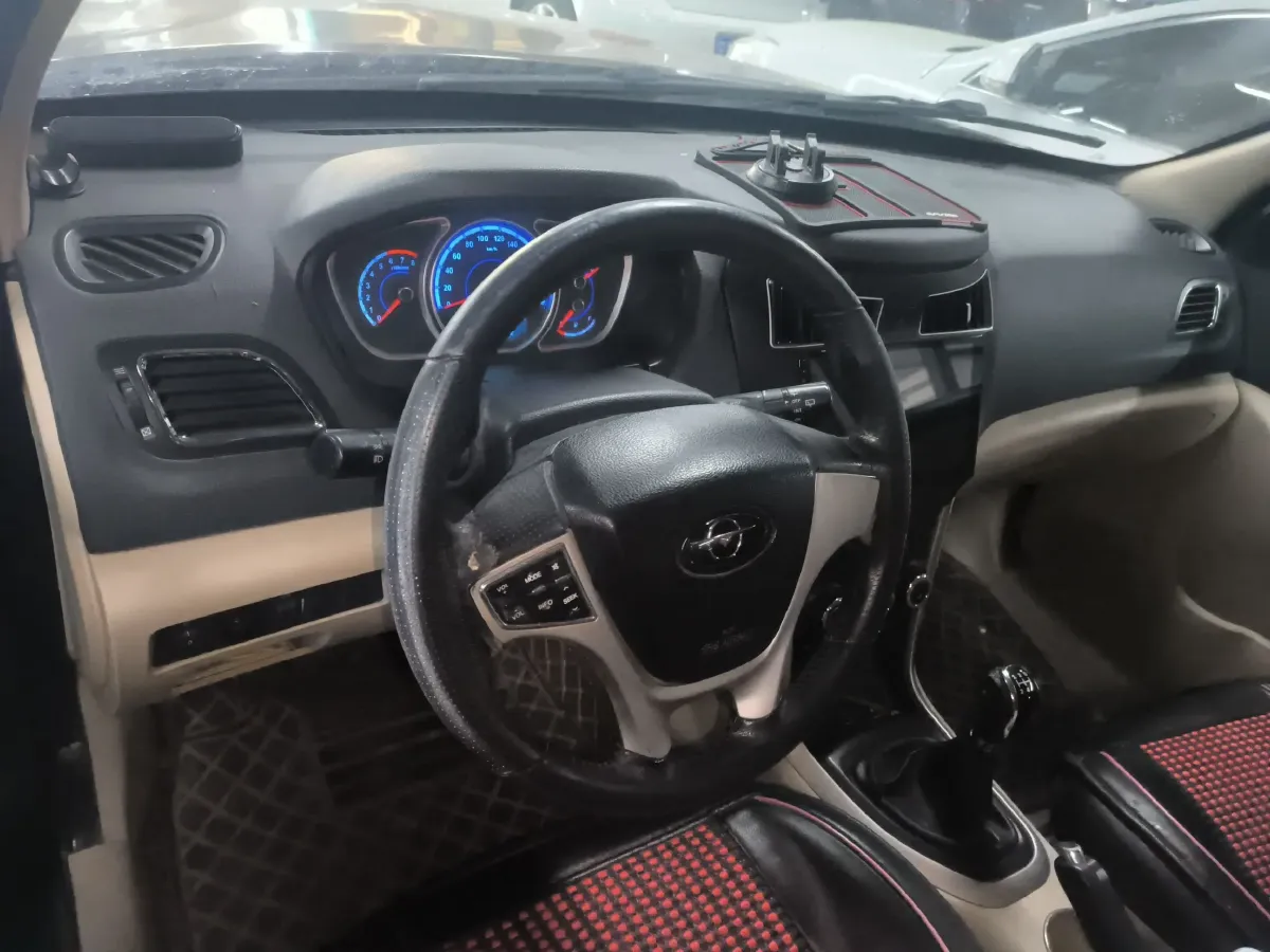 2013 HaiMa S7 2.0L 150HP L4 5MT,autocango,china used car exporter,china ev exporter,chinese used car exporter,chinese used ev exporter