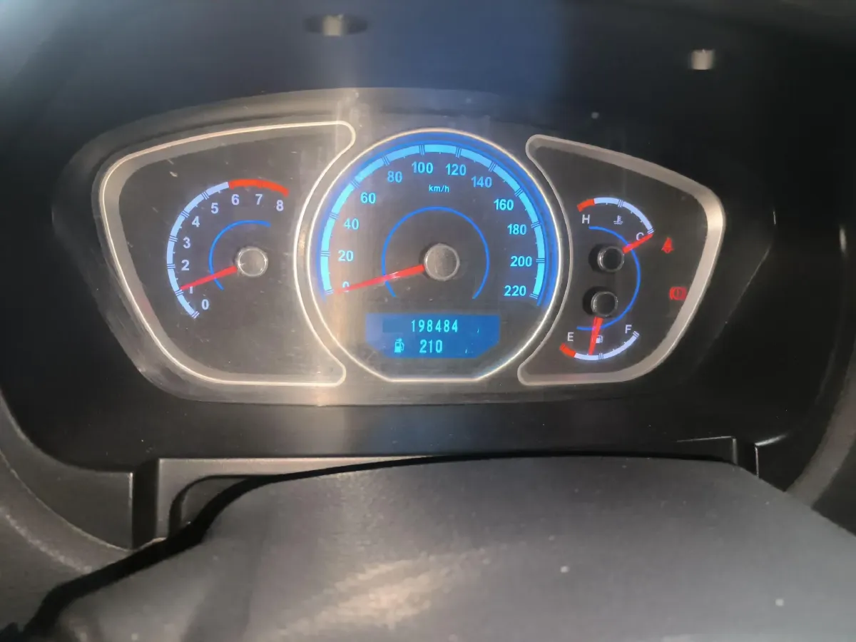 2013 HaiMa S7 2.0L 150HP L4 5MT,autocango,china used car exporter,china ev exporter,chinese used car exporter,chinese used ev exporter