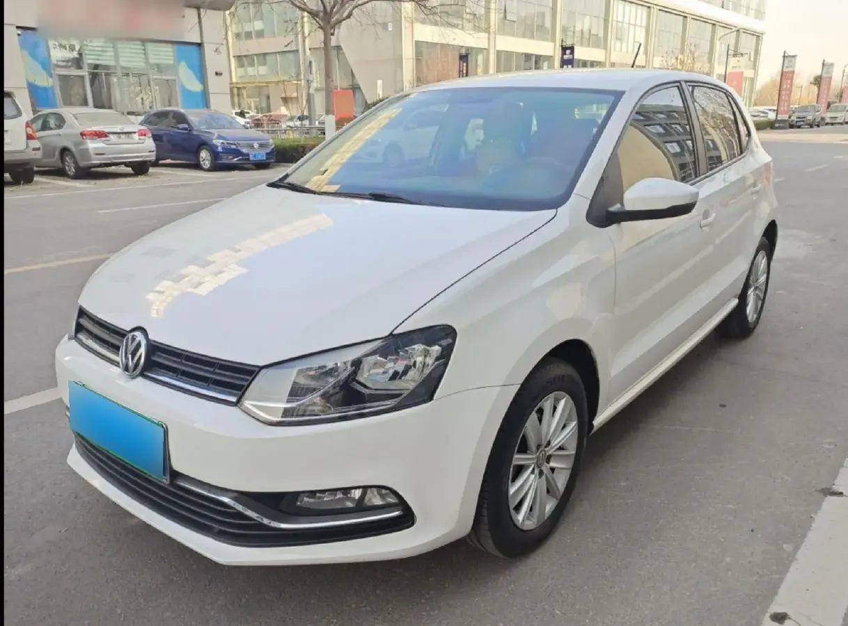 2014 Volkswagen Polo 1.6L 110HP L4 6AT