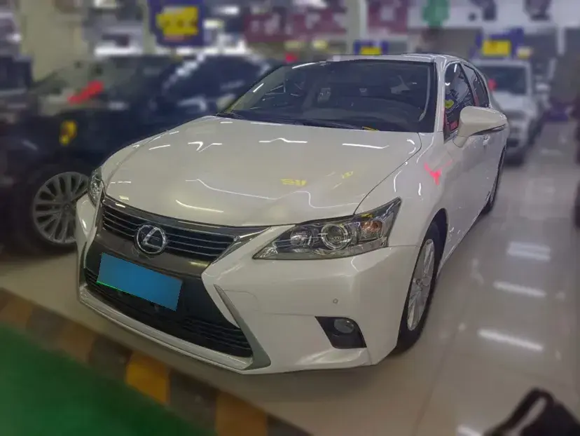 2014 Lexus CT 1.8L 99HP L4 E-CVT Hybrid