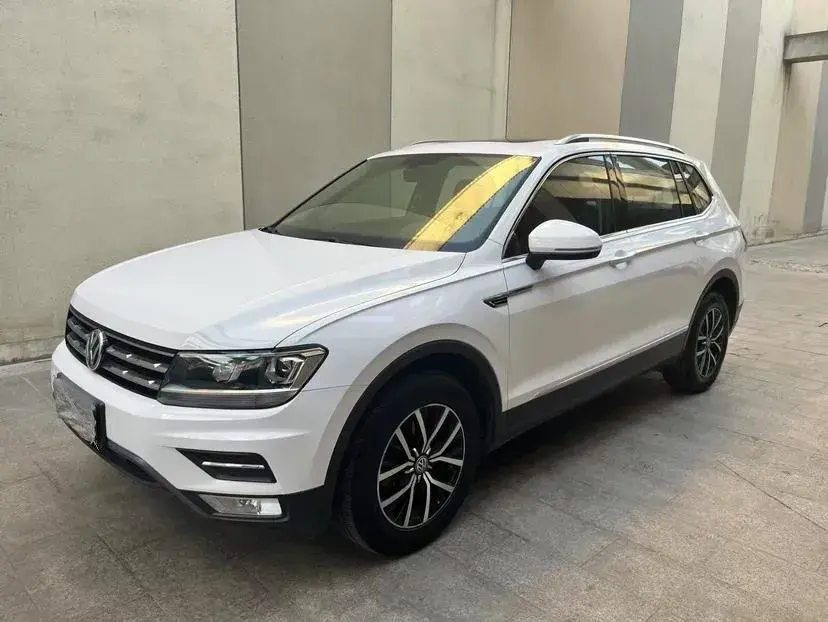 2018 Volkswagen Tiguan L 2.0T 186HP L4 7DCT