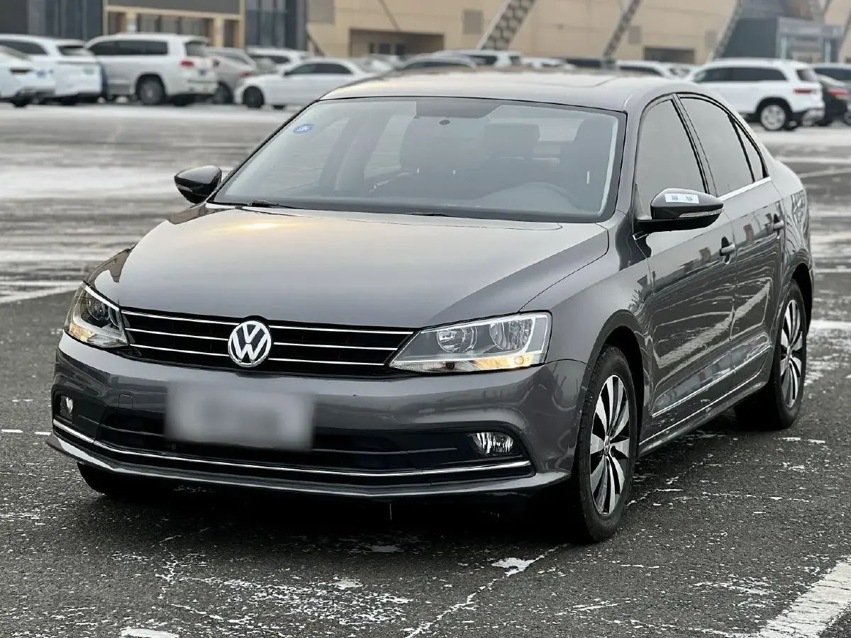 2017 Volkswagen Sagitar 1.4T 131HP L4 7DCT