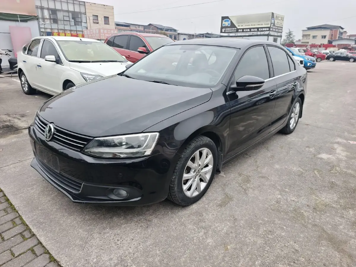 2012 Volkswagen Sagitar 1.6L 105HP L4 6AT