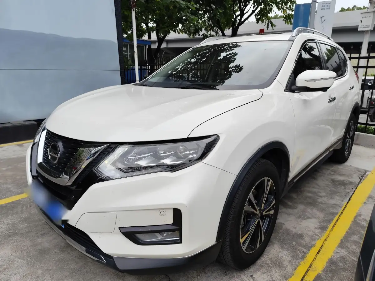 2021 Nissan X-Trail 2.5L 181HP L4 CVT
