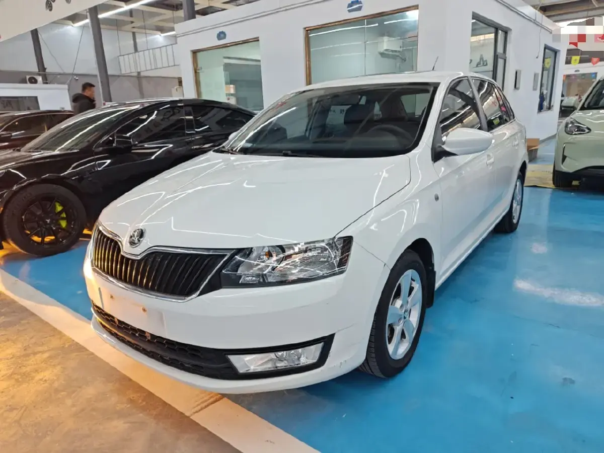2016 Skoda Rapid Spaceback 1.6L 110HP L4 6AT