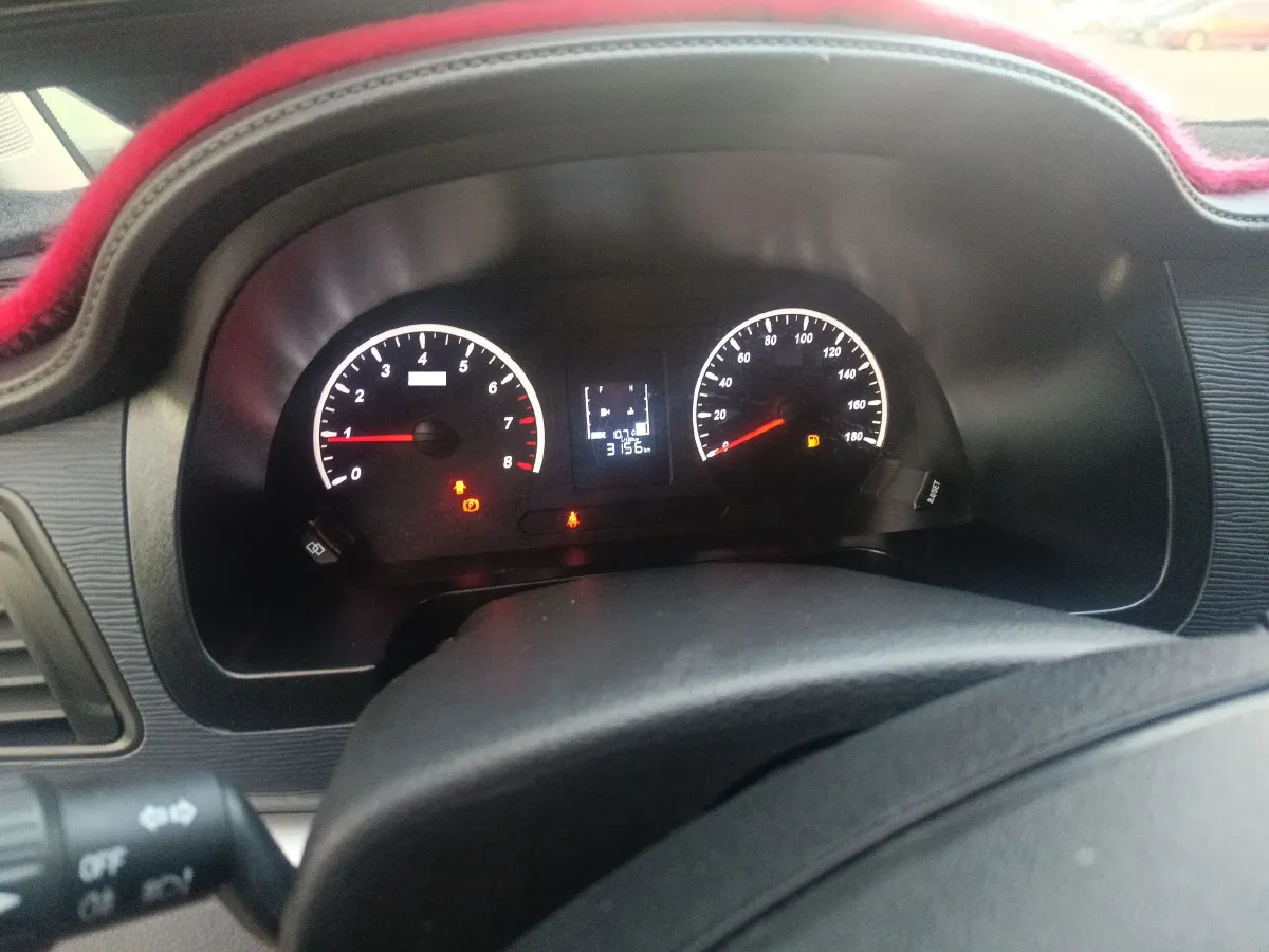 2023 DongFeng Forthing LingZhi 1.6L 116HP L4 5MT,autocango,china used car exporter,china ev exporter,chinese used car exporter,chinese used ev exporter