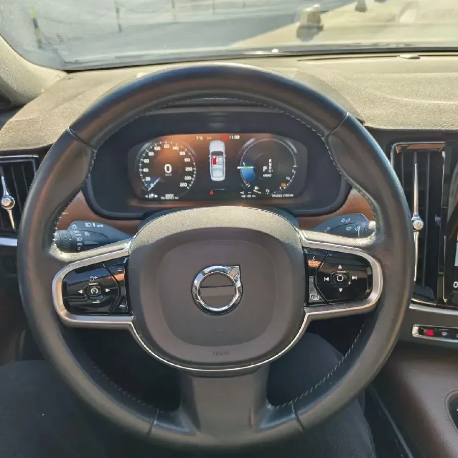 2022 Volvo S90 PHEV 2.0T 303HP L4 8AT PHEV 11.6KWH,autocango,china used car exporter,china ev exporter,chinese used car exporter,chinese used ev exporter