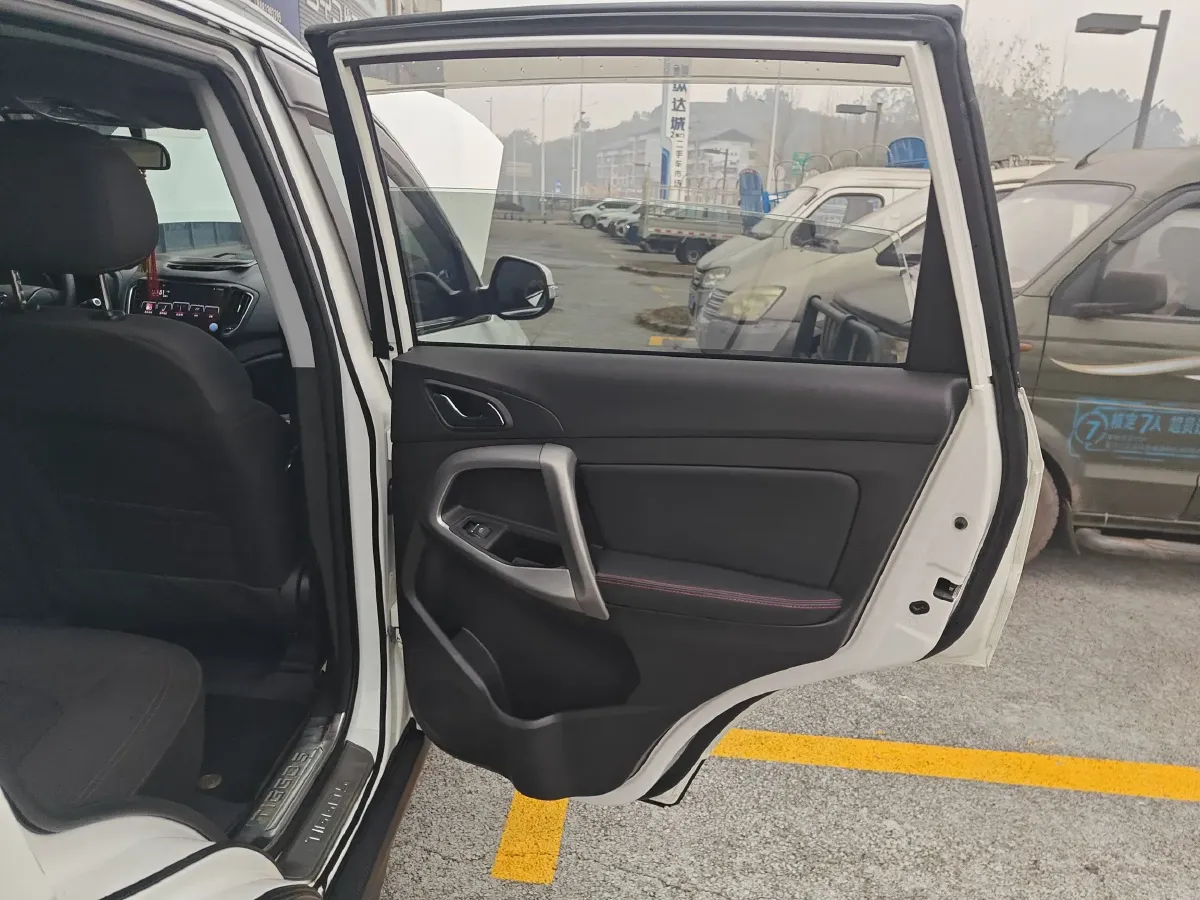 2017 KaiYi X5 2.0L 139HP L4 5MT,autocango,china used car exporter,china ev exporter,chinese used car exporter,chinese used ev exporter