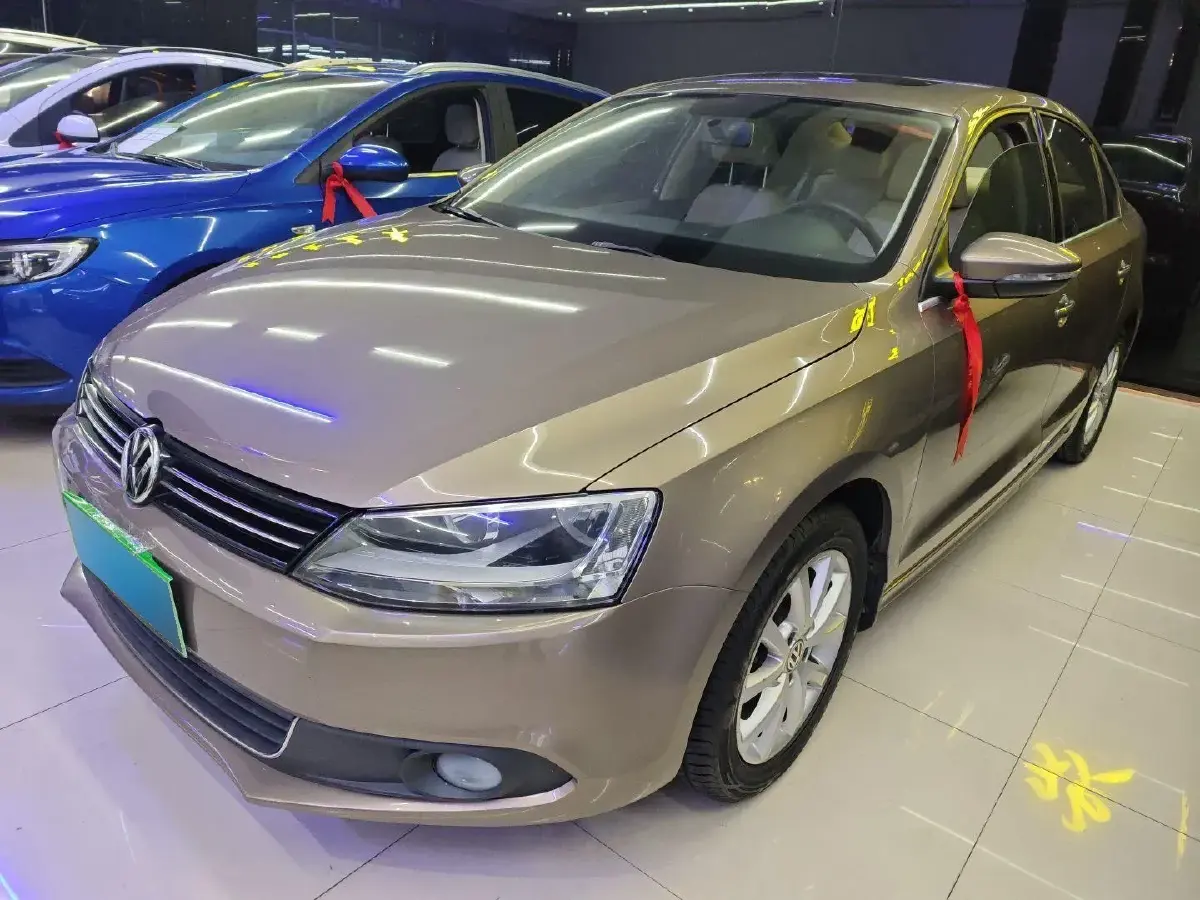 2012 Volkswagen Sagitar 1.6L 105HP L4 6AT