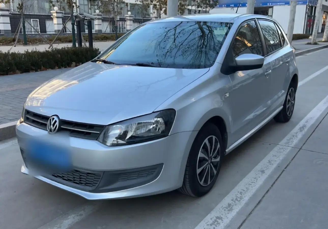 2013 Volkswagen Polo 1.4L 86HP L4 5MT