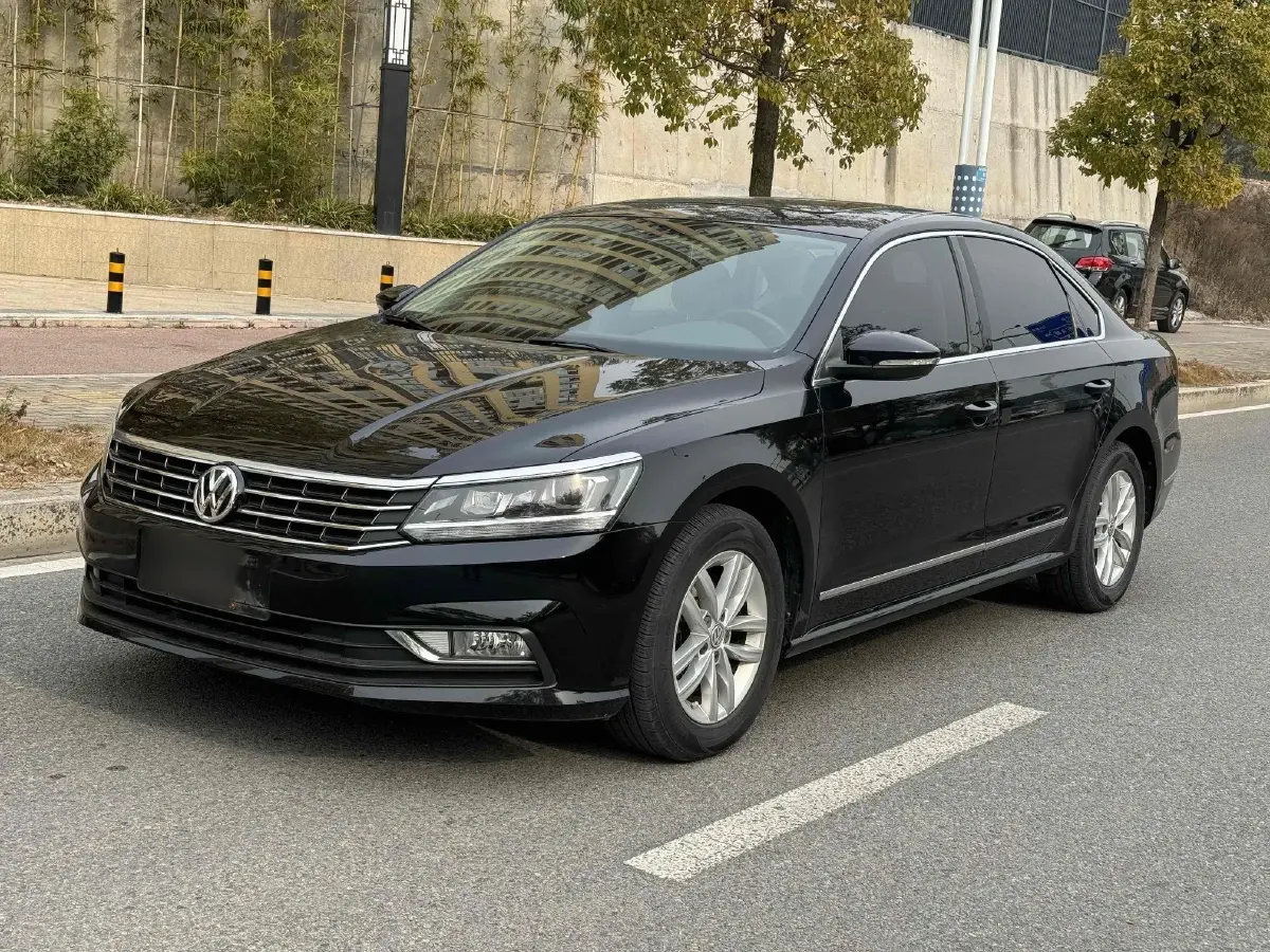 2016 Volkswagen Passat 1.8T 180HP L4 7DCT