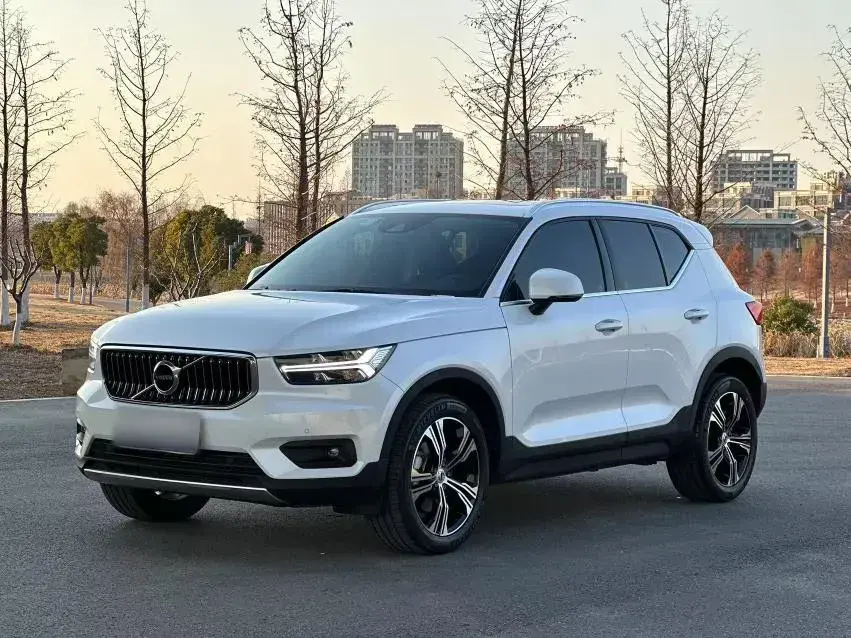 2021 Volvo XC40 2.0T 190HP L4 8AT