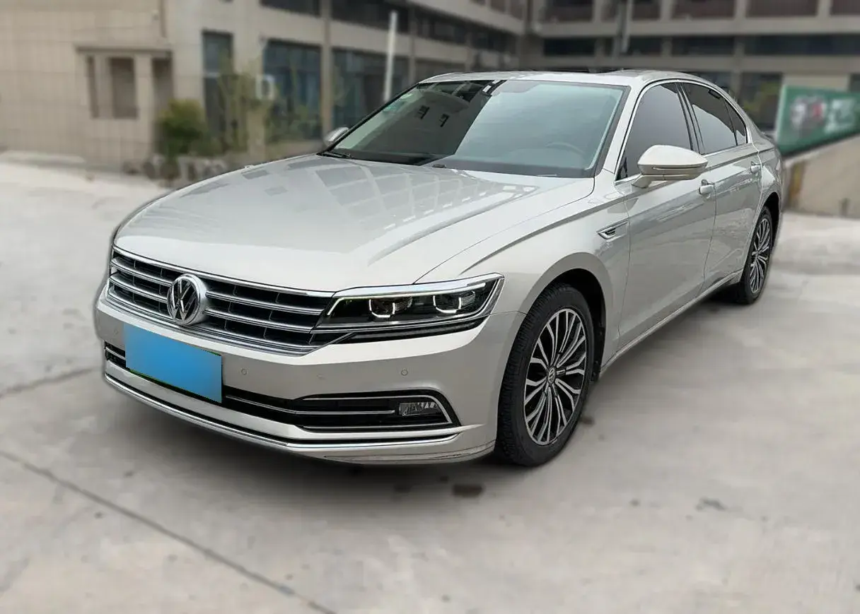 2018 Volkswagen Phideon 2.0T 224HP L4 7DCT