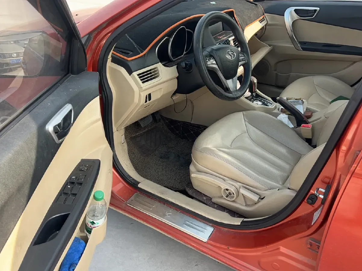 2013 Soueast V6 1.5L 120HP L4 CVT,autocango,china used car exporter,china ev exporter,chinese used car exporter,chinese used ev exporter