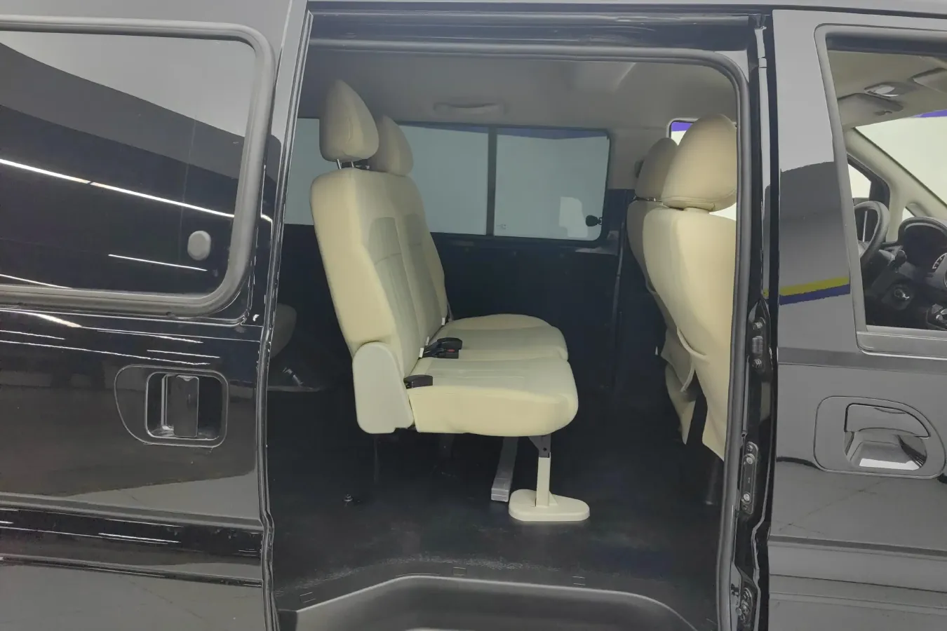 2023 DongFeng Forthing LingZhi 1.6L 116HP L4 5MT,autocango,china used car exporter,china ev exporter,chinese used car exporter,chinese used ev exporter