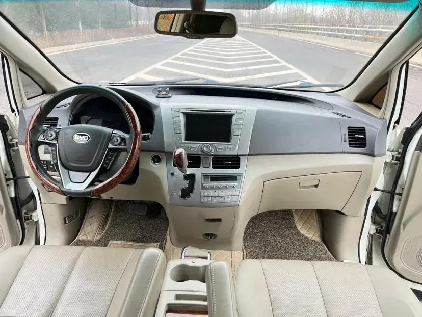 2015 BYD M6 2.4L 167HP L4 6DCT,autocango,china used car exporter,china ev exporter,chinese used car exporter,chinese used ev exporter