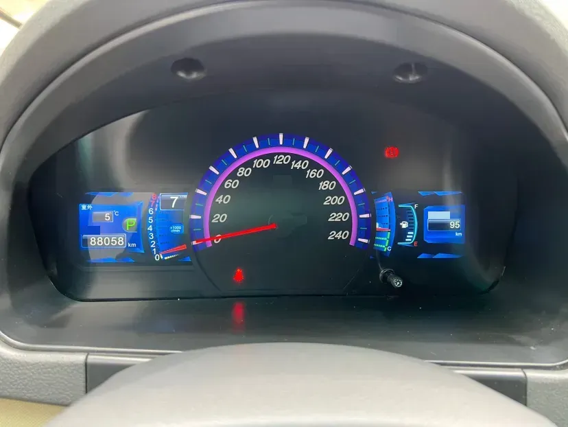 2015 BYD M6 2.4L 167HP L4 6DCT,autocango,china used car exporter,china ev exporter,chinese used car exporter,chinese used ev exporter