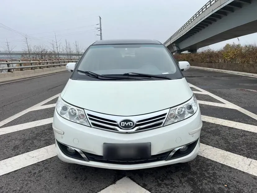2015 BYD M6 2.4L 167HP L4 6DCT,autocango,china used car exporter,china ev exporter,chinese used car exporter,chinese used ev exporter