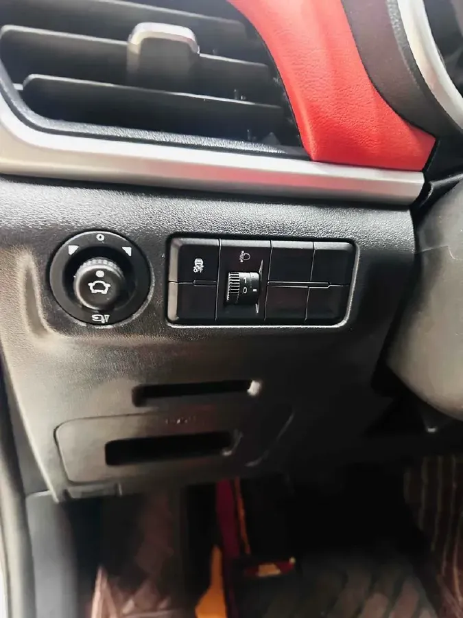 2017 Brilliance Auto V3 1.5L 112HP L4 5AT,autocango,china used car exporter,china ev exporter,chinese used car exporter,chinese used ev exporter