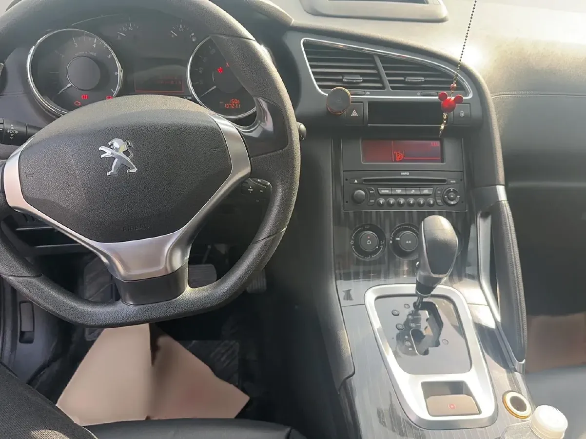 2015 Peugeot 3008 1.6T 167HP L4 6AT,autocango,china used car exporter,china ev exporter,chinese used car exporter,chinese used ev exporter