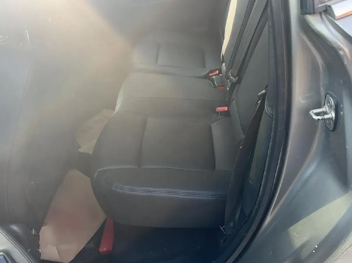 2015 Peugeot 3008 1.6T 167HP L4 6AT,autocango,china used car exporter,china ev exporter,chinese used car exporter,chinese used ev exporter