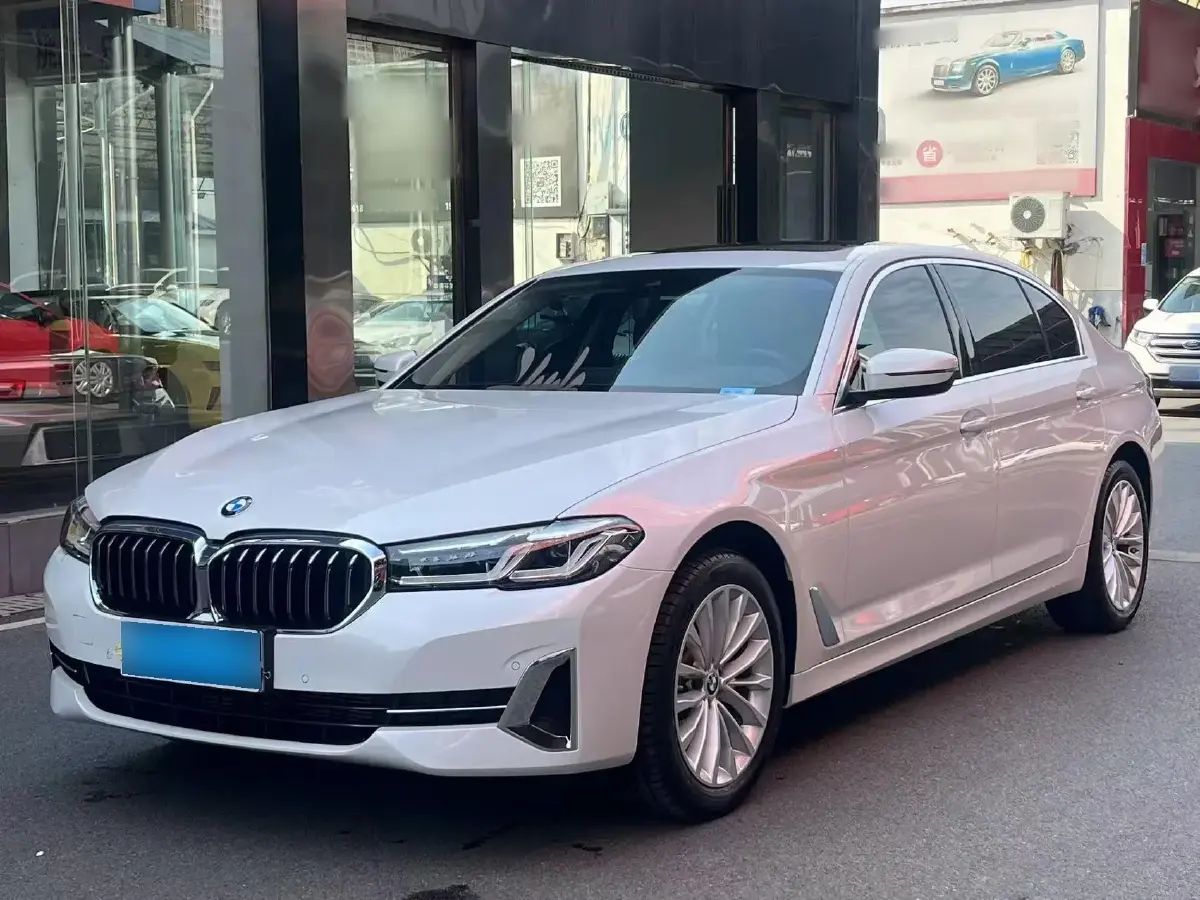 2022 BMW 5 Series 2.0T 184HP L4 8AT