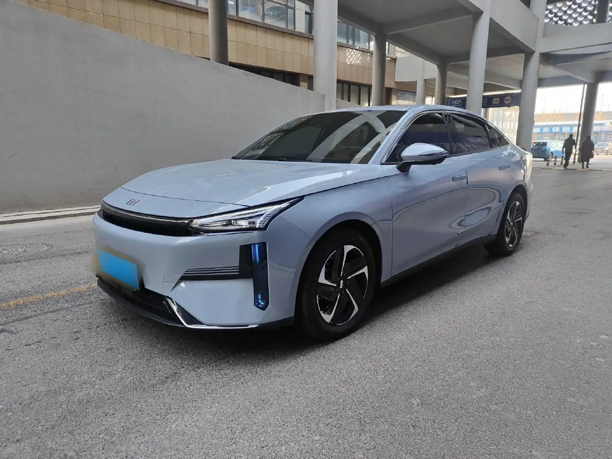 2024 Geely Galaxy L6 1.5T 163HP L4 3DHT PHEV